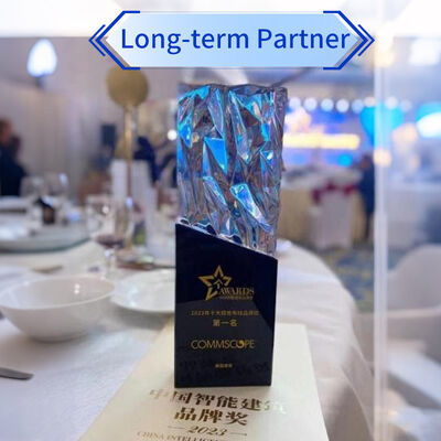 Kabel Jaringan Kategori 6 U/UTP dengan Konduktor Solid 24AWG 4 Pasang dan Panjang 305 m untuk Transmisi Data Kecepatan Tinggi